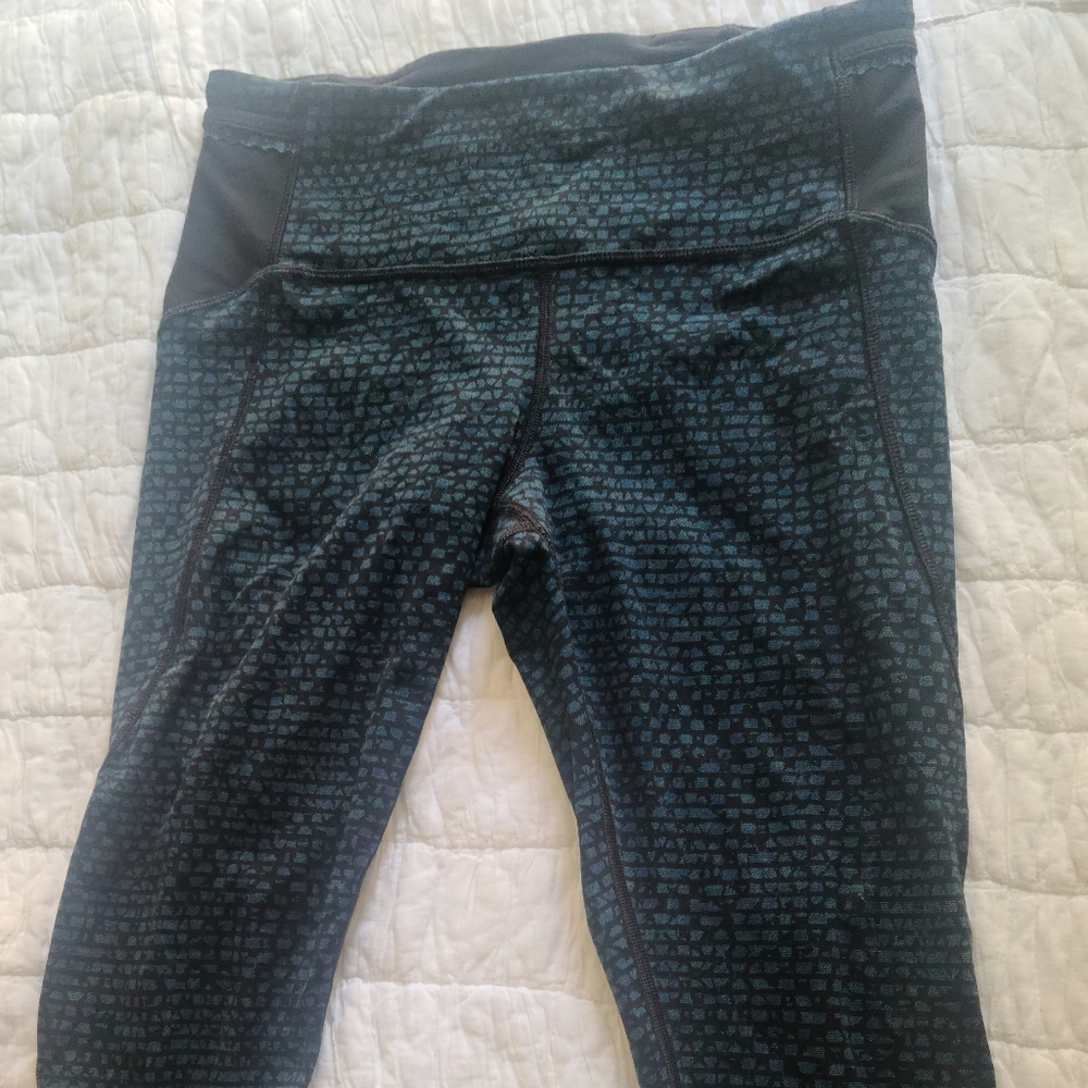 Lululemon crops